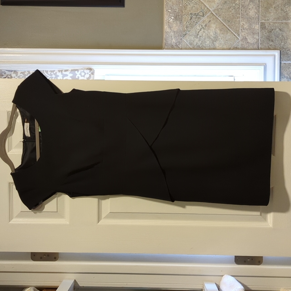 Basic lined black dress women's size 6. Calvin Klein
